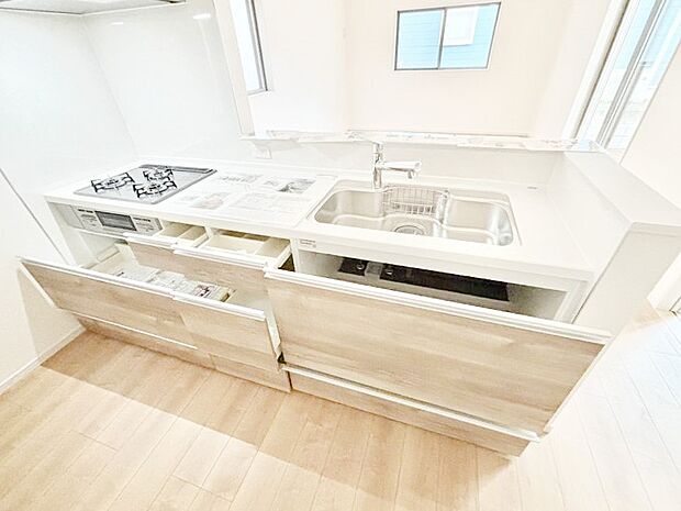 使いやすさを優先したスライド式収納タイプ!