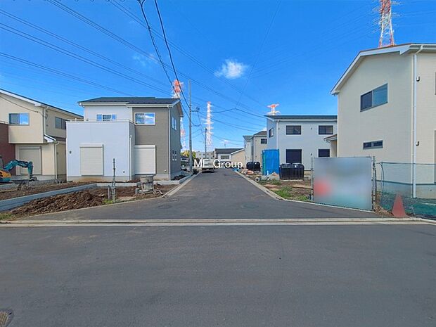 前面道路: 南 6m 私道 東 6m 私道 南 6.5m 公道 前面道路は閑静な住宅地をはしる車通りの少ない道路。 ご不明点・現地見学のご希望は、お気軽にお問い合わせください!