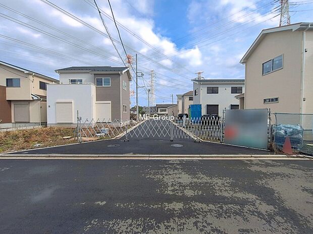 前面道路: 南 6m 私道 東 6m 私道 南 6.5m 公道 前面道路は閑静な住宅地をはしる車通りの少ない道路。 ご不明点・現地見学のご希望は、お気軽にお問い合わせください!