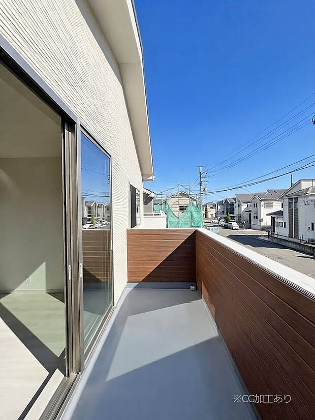 ゆったりバルコニーだから沢山お洗濯ものを干せます。