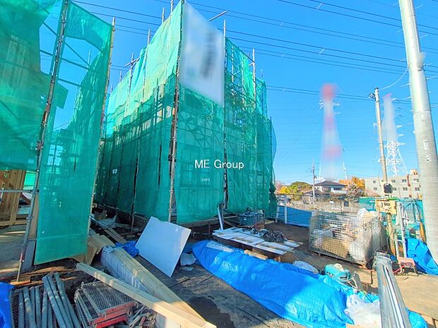 ◆5号棟◆〜Exterior〜 一戸建ての大きなメリットは、自分達の「土地」を「自由に」使える事です。 ガーデニングやDIY,車やバイクの趣味など様々な用途で利用できます。