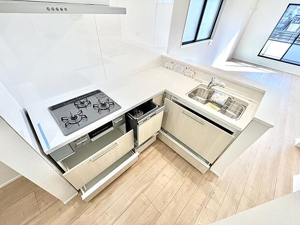 使いやすさを優先したスライド式収納タイプ！