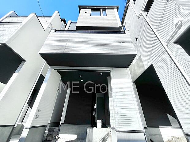 洗練された外観、上質な住空間が広がる室内は永く安心して過ごせる住居です。 