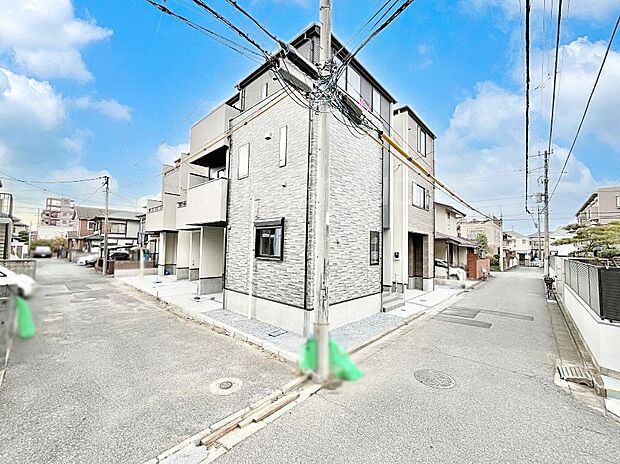 前面道路はきちんと整備されています