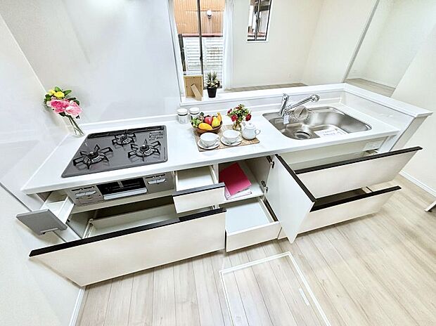 使いやすさを優先したスライド式収納タイプ!