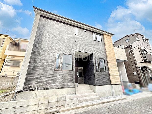 洗練された外観、上質な住空間が広がる室内は永く安心して過ごせる住居です。