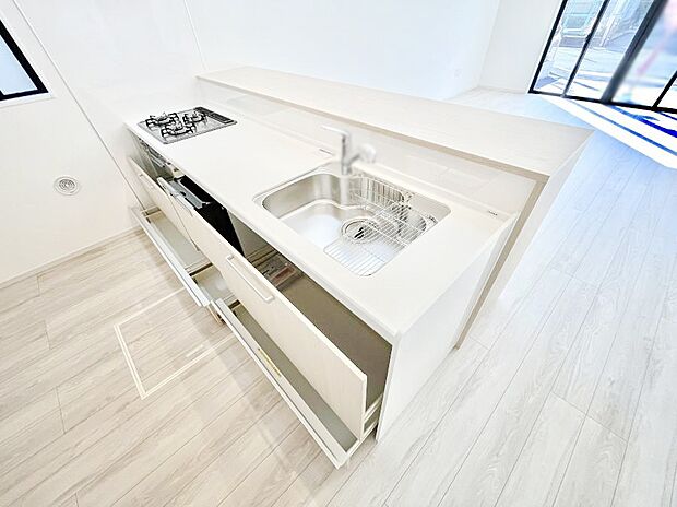 使いやすさを優先したスライド式収納タイプ!