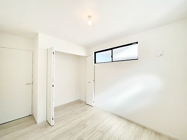 〜Bed Room〜　部屋数が多いのが戸建てのメリットです。ご家族が増えたことで手狭に感じていた住まいも戸建てでは各居室プライバシーを保つことができます。住まいにゆとりが生まれ心もリラックスできます♪