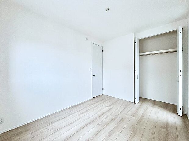 子供部屋にもおすすめな収納スペースたっぷりの居室