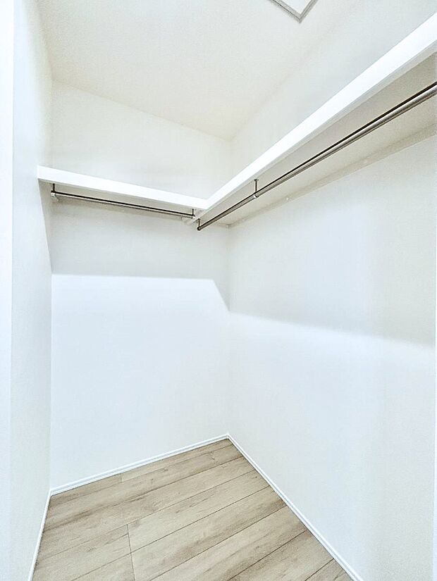 毎日の服選びが楽しくなるウォークインクローゼット