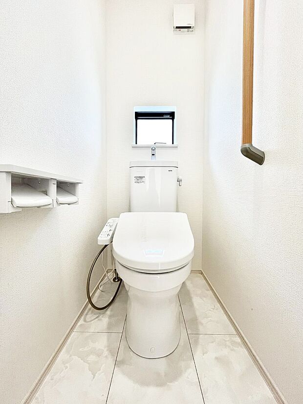 トイレは温水洗浄機能付き