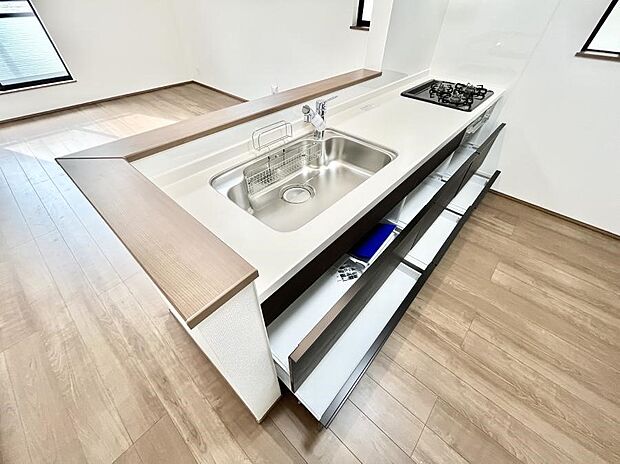 ◆A号棟◆使いやすさを優先したスライド式収納タイプ！