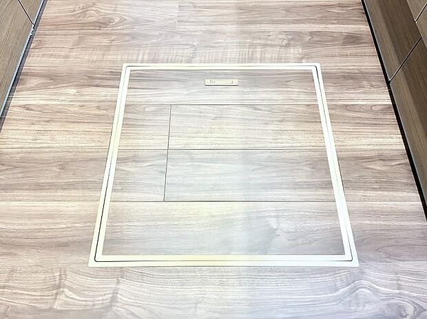 ◆94号棟◆床下収納付き!日用品・非常用品の収納にも大活躍。