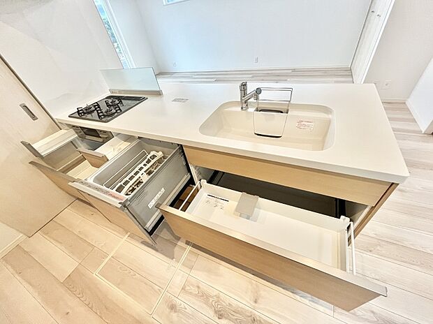 使いやすさを優先したスライド式収納タイプ！