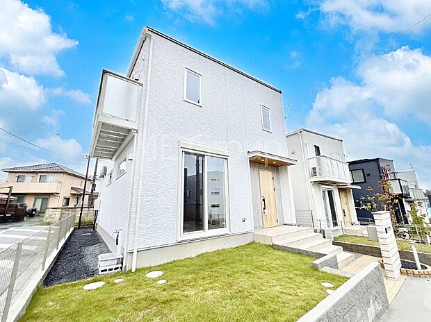 洗練された外観、上質な住空間が広がる室内は永く安心して過ごせる住居です。 