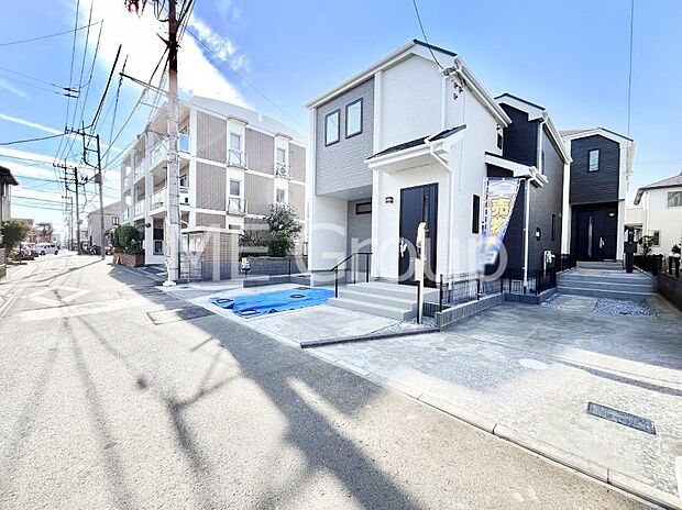 〜Exterior〜 前面道路は閑静な住宅地をはしる車通りの少ない道路。駐車の出し入れもらくらくです!ご不明点・現地見学のご希望は、お気軽にお問い合わせください!