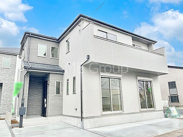 ◆B号棟◆~Exterior~ 閑静な住宅地で子育て家族にピッタリ。毎日のお散歩も快適な緑に恵まれたエリアで、自然に包まれた穏やかな暮らしを実現するための、ゆとりある住環境が整っています。