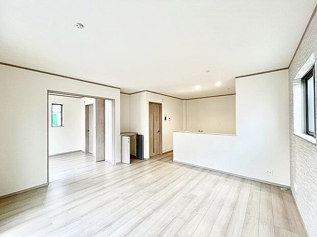 ◆B号棟◆~Living~ ここにはみんなが集い、食事と楽しい会話が始まる。話に夢中になりすぎて、ついつい時を忘れ夜半過ぎになってしまう。そんな束の間の幸せを感じさせてくれる場所でありたい。