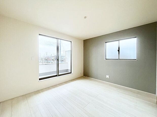 ◆A号棟◆〜Bed Room〜　2面採光を確保した明るい室内は、風通しも良く、大変居心地の良い空間となっております。爽やかな風を感じて起きる朝は、快適生活の始まりに！日当たりや通風がとても良い住まい♪