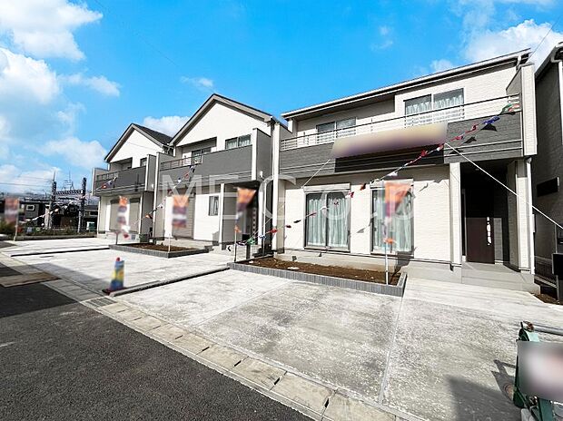 〜Exterior〜 前面道路は閑静な住宅地をはしる車通りの少ない道路。駐車の出し入れもらくらくです!ご不明点・現地見学のご希望は、お気軽にお問い合わせください!