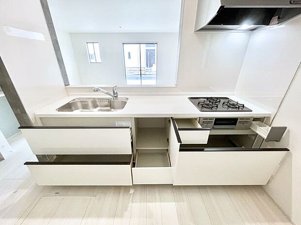 使いやすさを優先したスライド式収納タイプ!