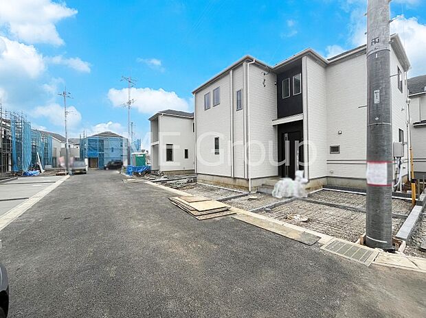 〜Exterior〜 前面道路は閑静な住宅地をはしる車通りの少ない道路。駐車の出し入れもらくらくです!ご不明点・現地見学のご希望は、お気軽にお問い合わせください!