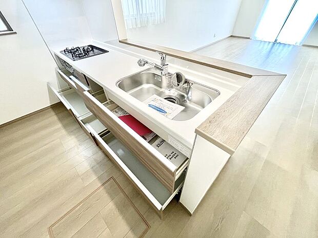 使いやすさを優先したスライド式収納タイプ!