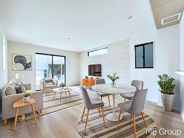 ご家族の賑やかな話し声で包まれる明るいリビング  ※家具はCGです