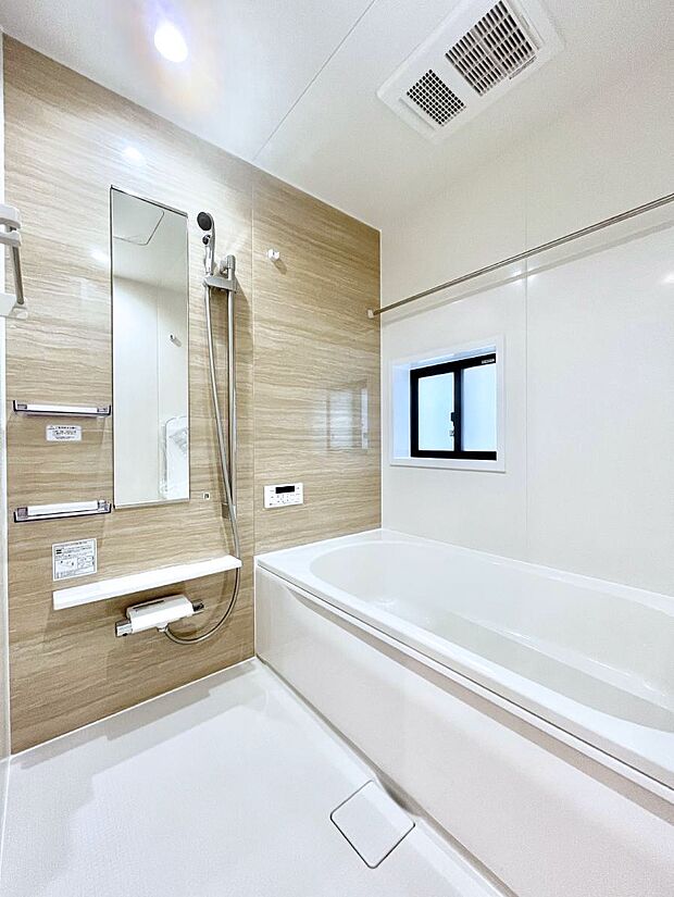 落ち着いた雰囲気でゆっくりお寛ぎいただけるバスルーム