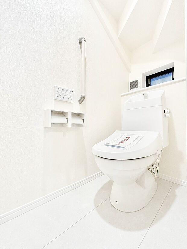 毎日を快適に!清潔感あるシャワートイレ。