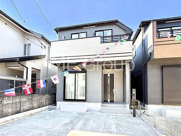 開放感溢れる広々リビングで家族団らんが楽しめるマイホーム！