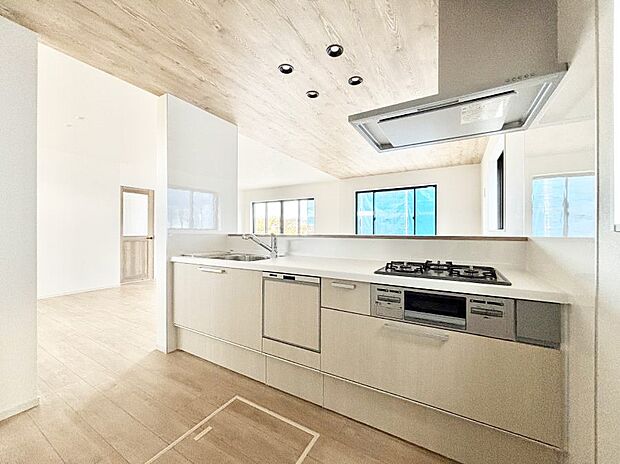 料理をしながらご家族との会話を楽しめる対面カウンターキッチン