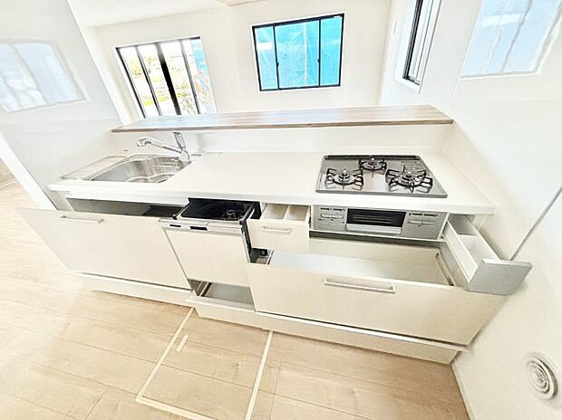 使いやすさを優先したスライド式収納タイプ!