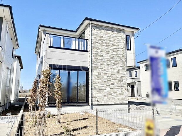 洗練された外観、上質な住空間が広がる室内は永く安心して過ごせる住居です。