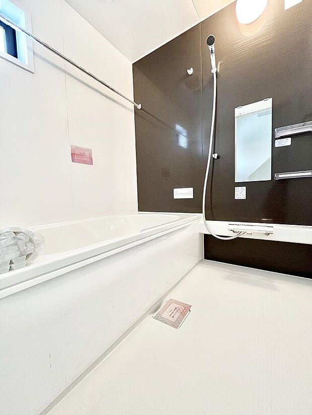 浴室乾燥機付きのバスルームでいつでも快適なバスタイムが楽しめます!