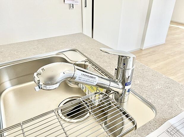 浄水器一体型のキッチンで洗い物用・料理用と切り替え簡単!