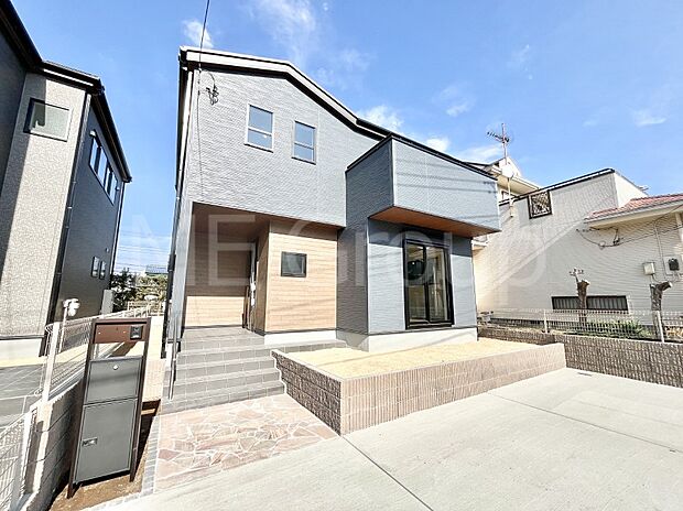 洗練された外観、上質な住空間が広がる室内は永く安心して過ごせる住居です。 