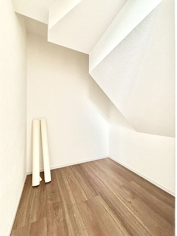 ◆2号棟◆リビング収納。ここに収納があると物が集まるLDKがスッキリ片付きそうですね。  