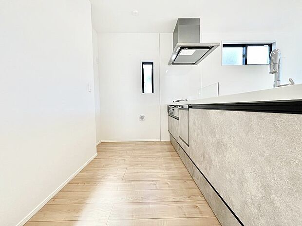 ゆとりあるキッチンではご家族と楽しくお料理ができます。