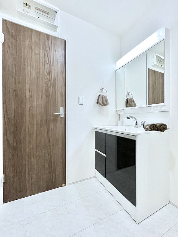 清潔感のある快適空間です。毎日の身支度も気持ち良くお使い頂けます。 