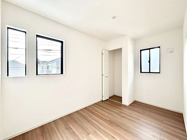 ◆2号棟◆~Bed Room~ 子供部屋はお子様にとって大変重な役割があります。子供一人で過ごす空間を与えることで、宿題や勉強時間も自然と増えまた自ら部屋の片付けや掃除なども促すことに繋がります。