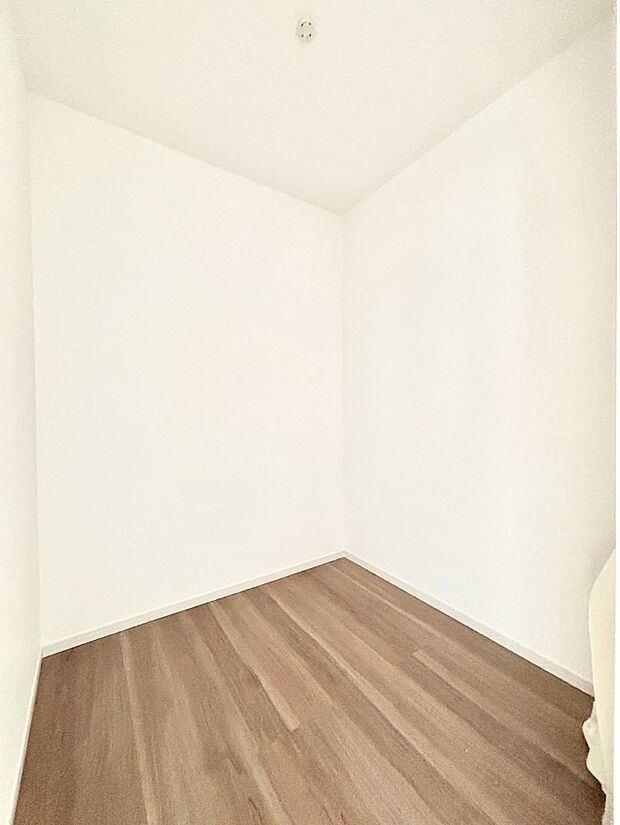 ◆2号棟◆収納力あるシェアクローゼット