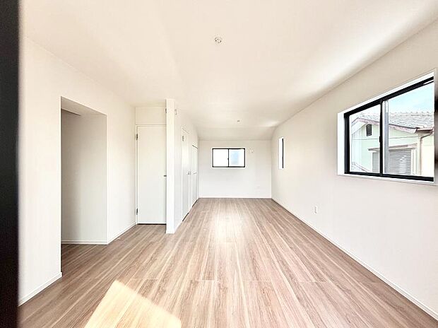 ◆2号棟◆~Bed Room~ お子様の成長に合わせて住まいのレイアウトも変わります。思春期のプライバシーを重視したり、成長に合わせて机やベットを配置したり。将来を見越しての住まい選びも大切です。