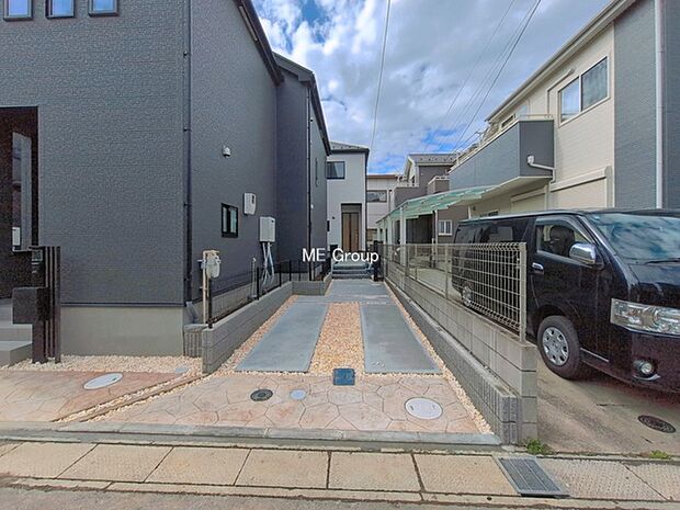 ~Exterior~ 一戸建ての大きなメリットは、自分達の「土地」を「自由に」使える事です。ガーデニングやDIY,車やバイクの趣味など様々な用途で利用できます。