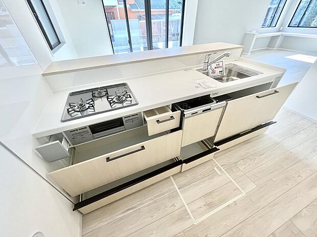 使いやすさを優先したスライド式収納タイプ!