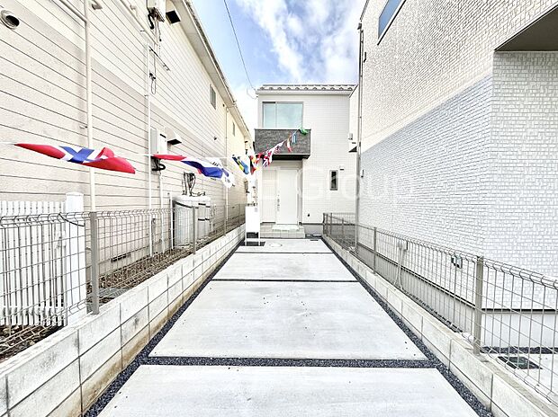 ◆2号棟◆~Exterior~ 首都圏で憧れのスローライフ♪緑に囲まれた土地は都会の喧騒を忘れられそう。四季を通じて自然と触れ合えるスポットが周辺には盛りだくさん!住みたくなる家。暮らしたい町。