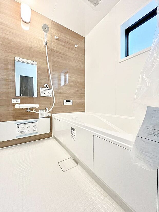 浴室乾燥機付きのバスルームでいつでも快適なバスタイムが楽しめます!