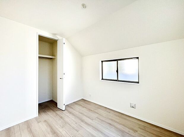 収納が充実しているので、居住スペースを広く使えます。 