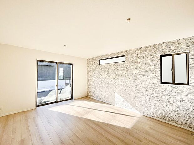 家族の笑顔が自然と生まれてくる、そんな雰囲気のダイニングに仕上がっています。