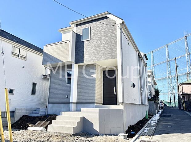 ◆A号棟◆〜Exterior〜　首都圏で憧れのスローライフ♪緑に囲まれた土地は都会の喧騒を忘れられそう。四季を通じて自然と触れ合えるスポットが周辺には盛りだくさん！住みたくなる家。暮らしたい町。